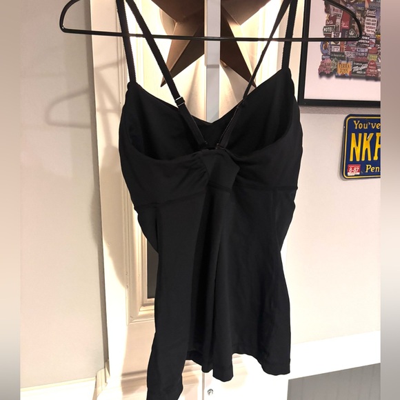 lululemon athletica Tops - Lululemon Tank Top Womens Size 10 Adjustable Straps No Bra Inserts